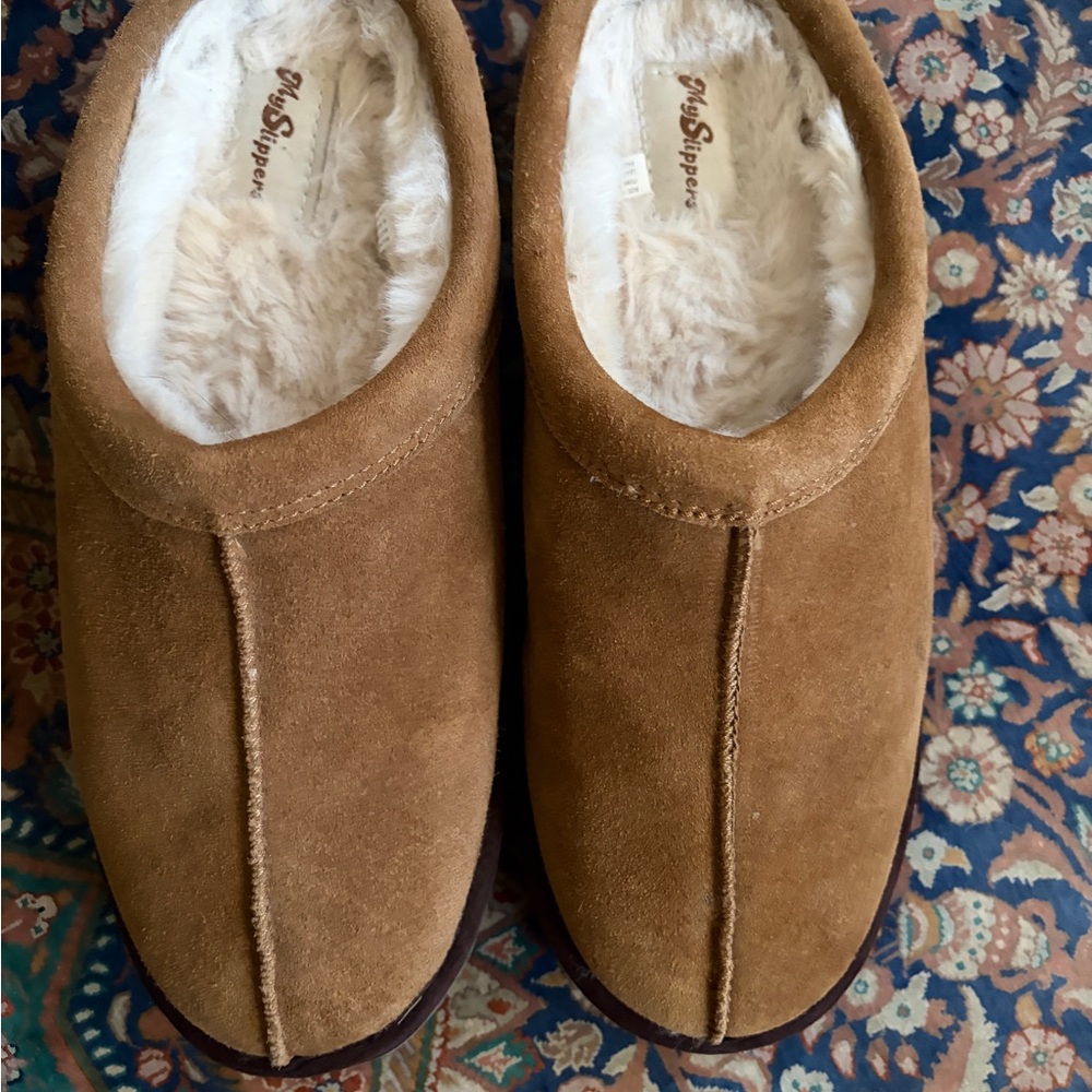 Like new My Slippers slip on brown suede and faux fur size 10 men’s. Warm. - Picture 6 of 11
